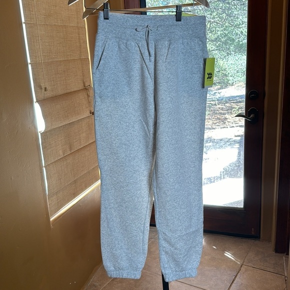 NWT All In Motion Fleece High-Rise Jogger Sweatpant Heather Gray Size Small - Picture 4 of 12